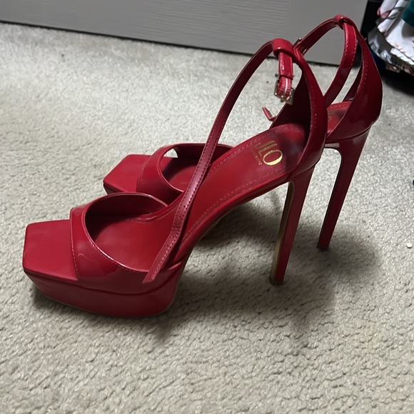 J.Lo stiletto pumps - Picture 5 of 7